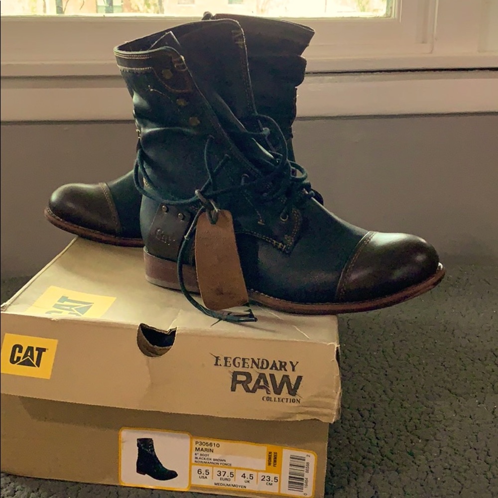 Women’s CAT legendary raw leather boots brand NIB